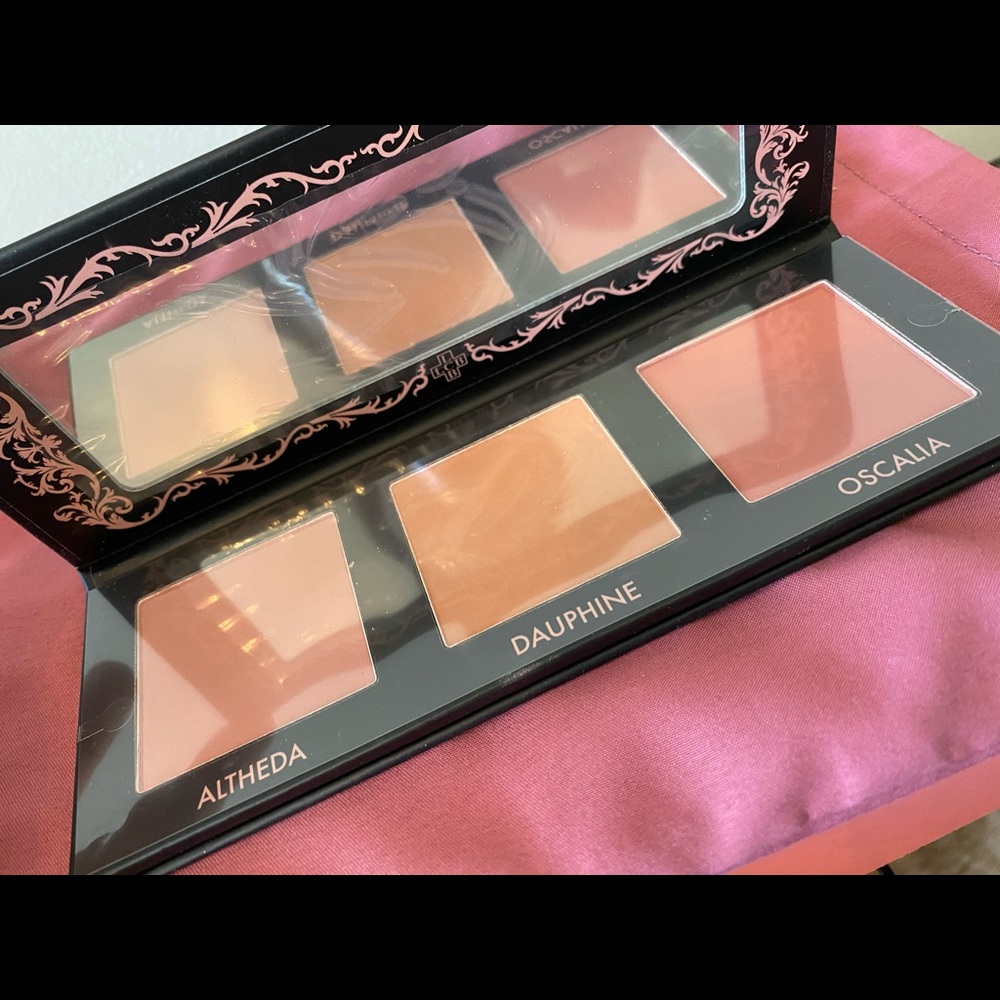 Lovecraft Beauty blush palette